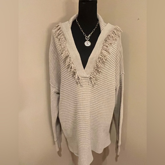 Cleo + Wolf Drop Shoulder Ribbed V Neck Fringed Sweater, size XL - Picture 2 of 9